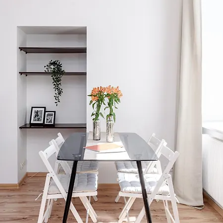 Spacious City Centre Apartment With Parking Self Check-In Вильнюс Экстерьер фото
